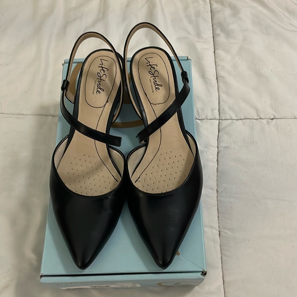 Lifestride Minimalist Black Size 8 1/2 pointed toe slingback pumps